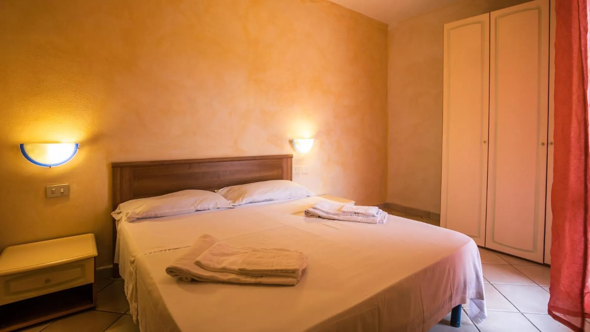 Residence Lu Lamoni Costa Nord Aglientu Aparthotel