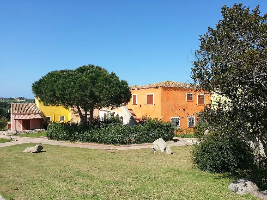 Residence Lu Lamoni Costa Nord Aglientu 3*,