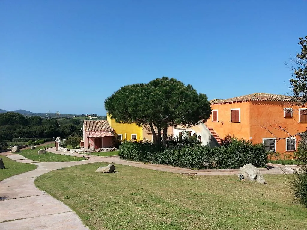 Residence Lu Lamoni Costa Nord Aglientu Aparthotel