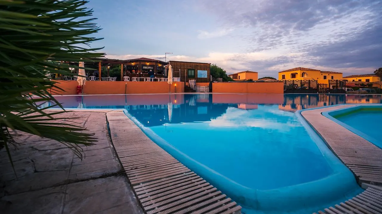Aparthotel Residence Lu Lamoni Costa Nord Aglientu