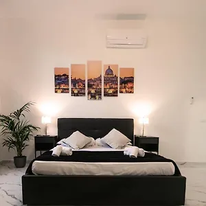 https://re-di-roma-rooftop.it-romehotels.com